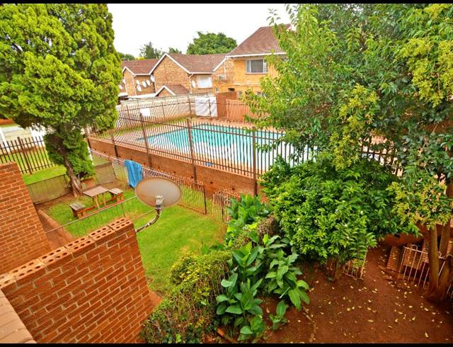 2 BEDROOM APARTMENT FOR SALE IN WINDSOR EAST